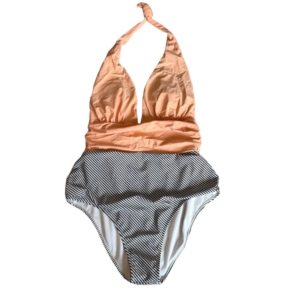 NWOT One piece women’s bathing suit size large Women’s swimsuit halter top style